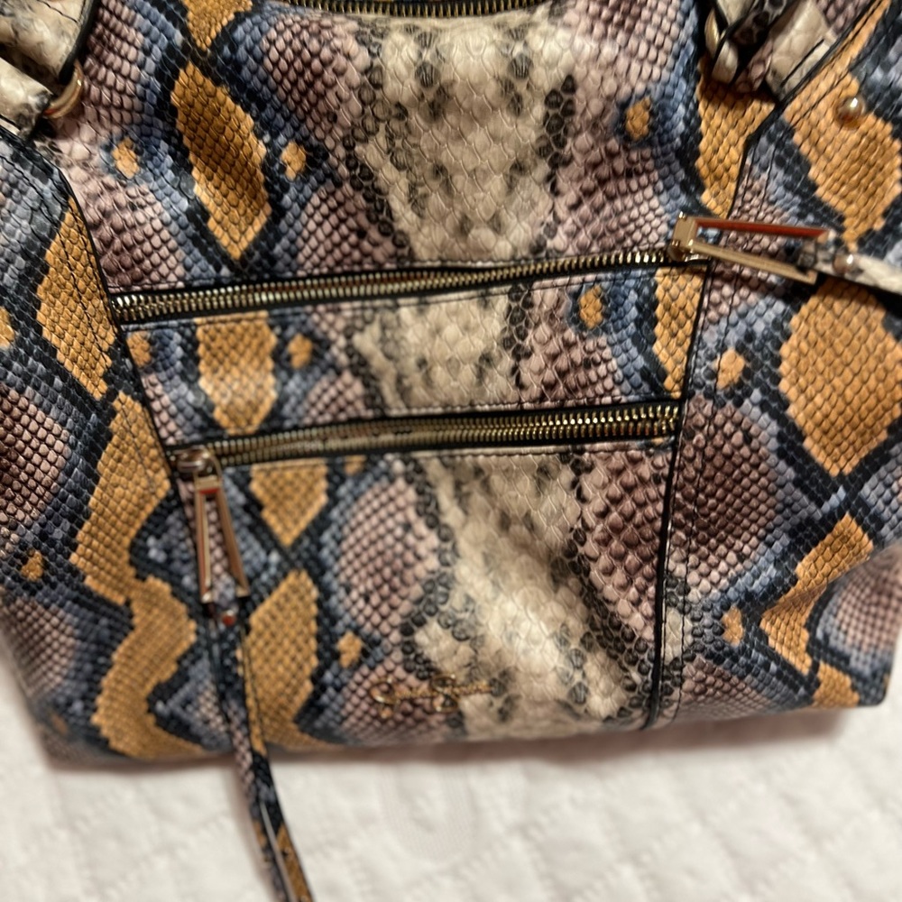 Liz a rd type pouch shoulder bag.  Like new